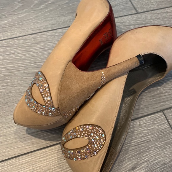 High heels - Picture 2 of 6